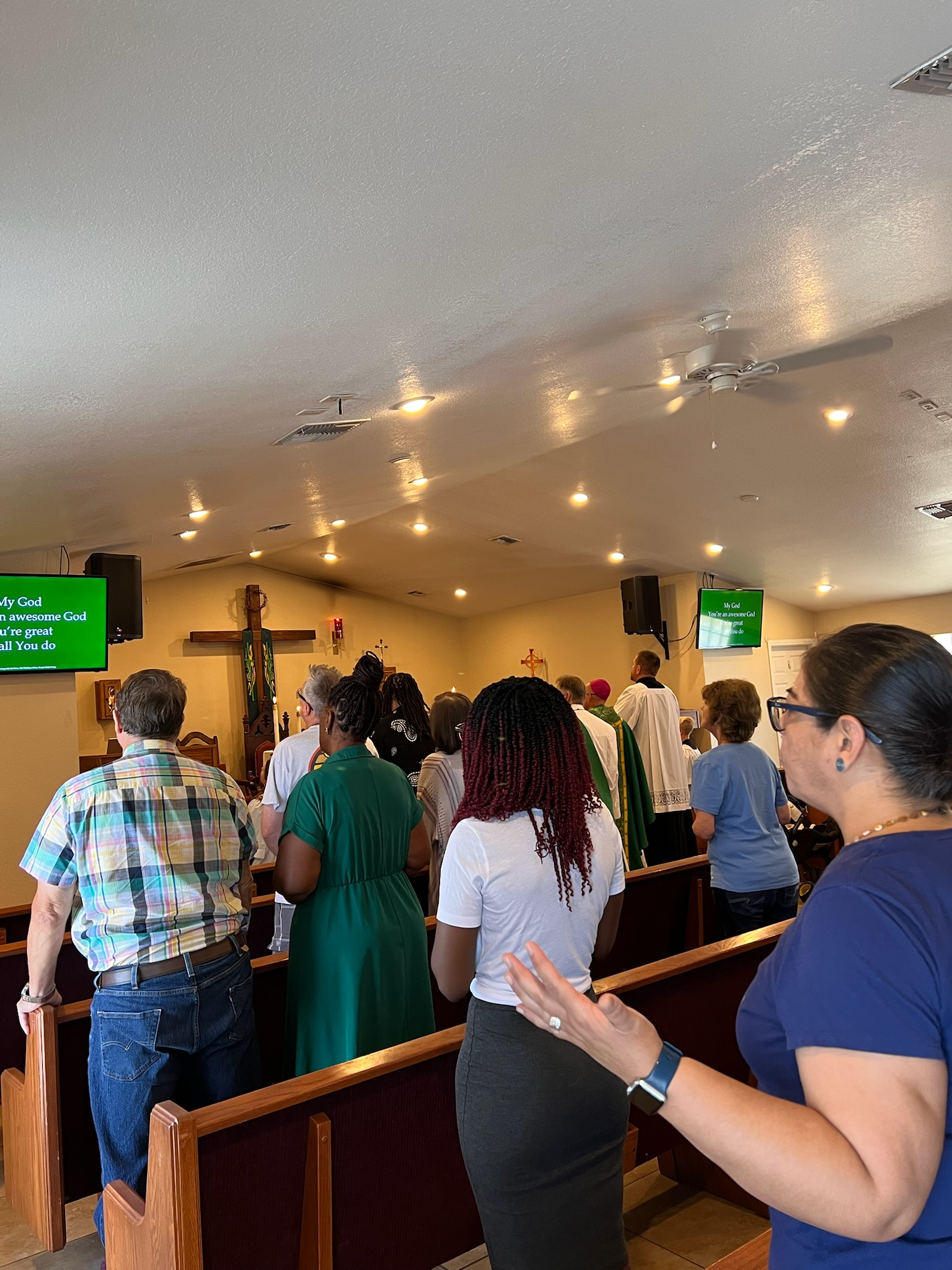 St. Paul’s congregation gathered